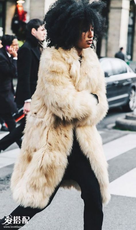 冬季怎样穿搭？2017法国女人最爱的一套LOOK就是它！